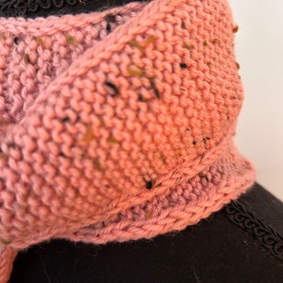 Brand New Hand knit Sophie Scarf in Pink with Flecks of Black & Green Size L - Picture 3 of 10